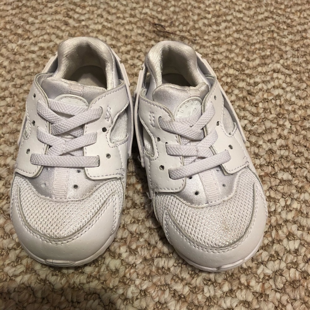 Nike tennis shoes